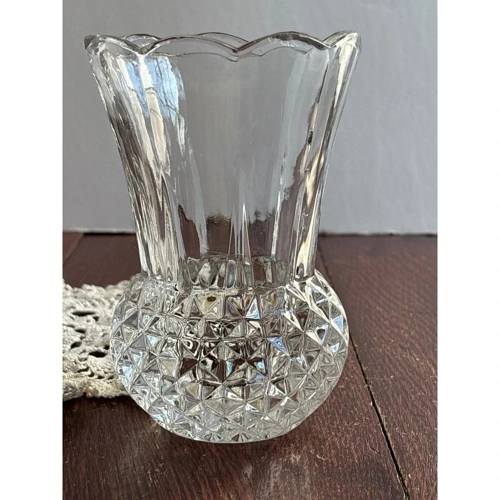 Vintage Clear Pressed Glass Bud Vase Diamond Point Base‎ Scalloped Rim 6 Inch